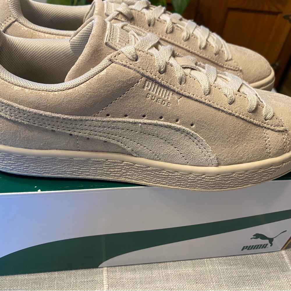 Women’s Suede Puma Sneakers